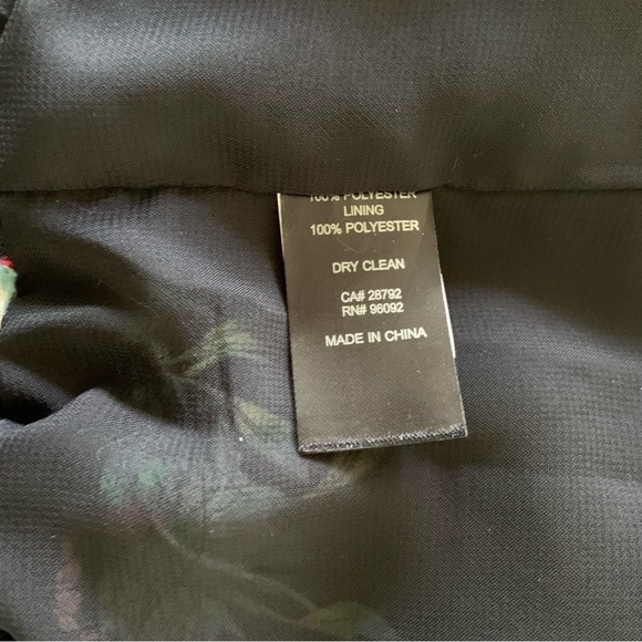 Dalia floral zip up jacket - Picture 7 of 9